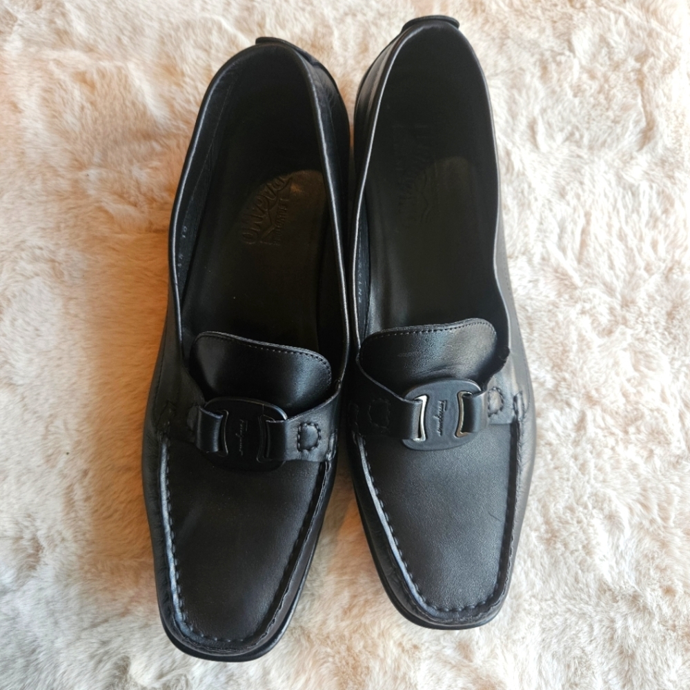 Salvatore Ferragamo Mens Leather Loafers, Size 10B Excellent Condition